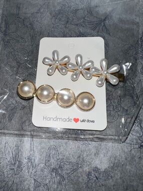 Chic Floral and Pearl Hair Clips